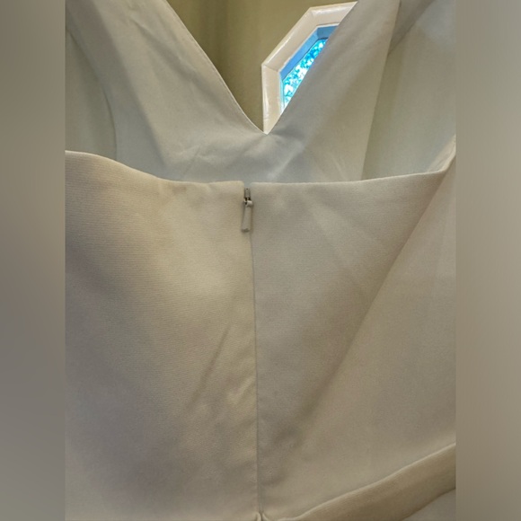 Gorgeous NEW Mac Duggal A-line v-neck ballgown - Picture 10 of 10